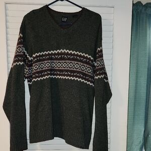 GAP Men's Dark Gray V-Neck Sweater with Geometric Pattern
